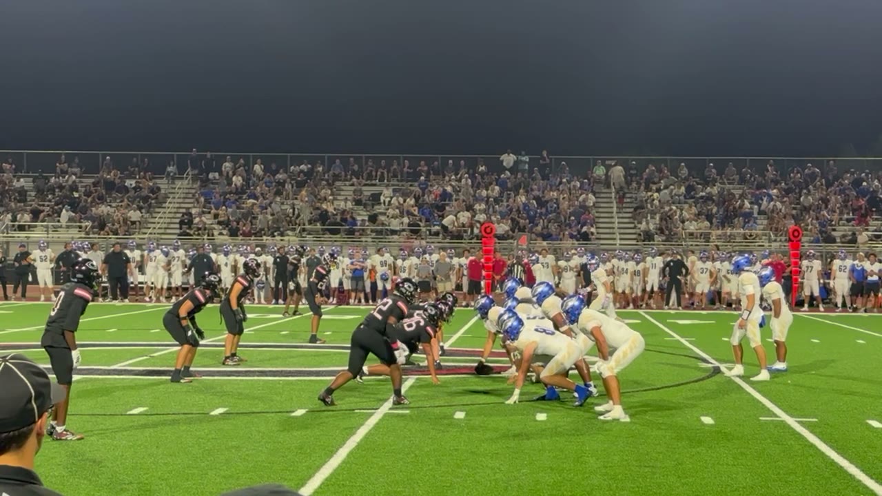Salmeron shoots into the backfield, stops sm on 4th and 1