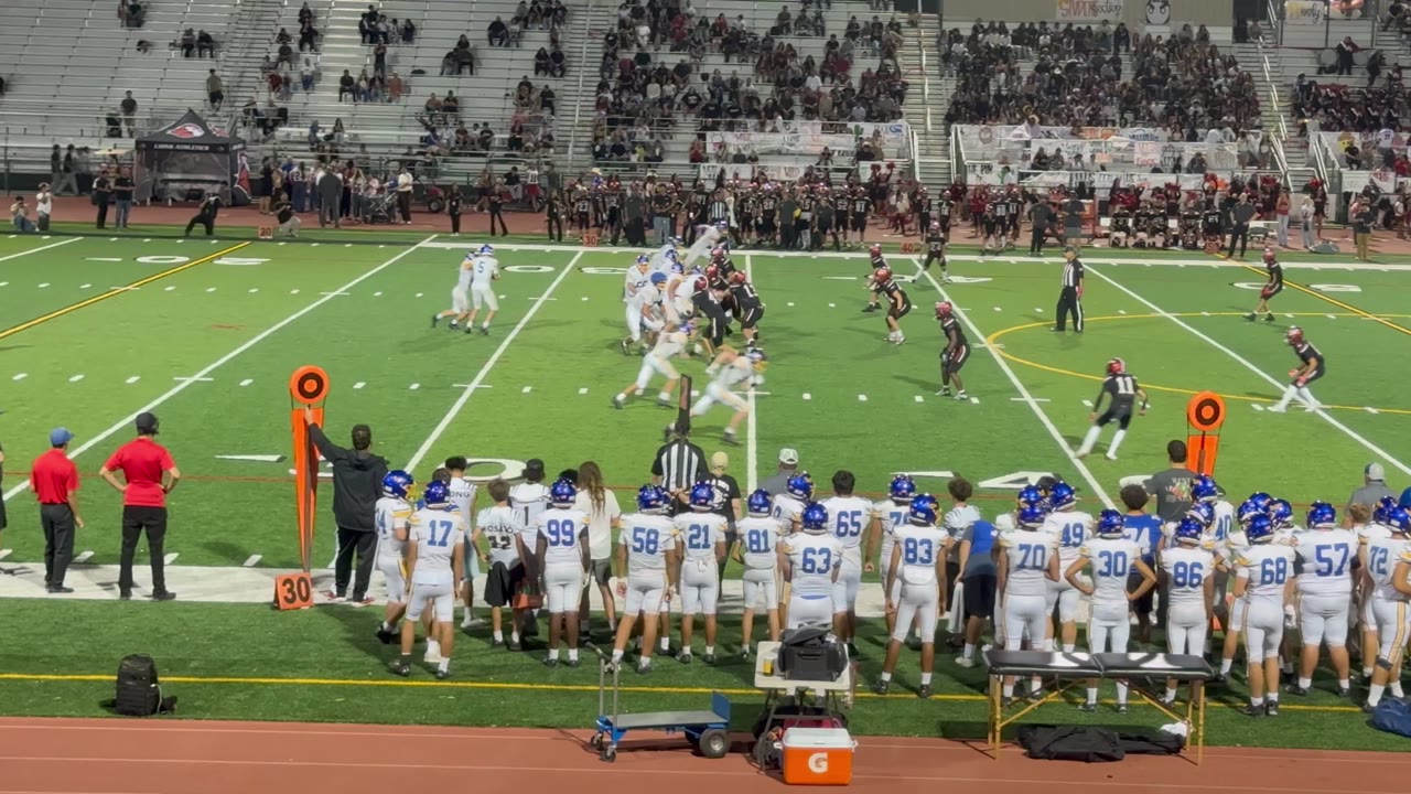 Hand off to #25 for a 5 yard gain.
