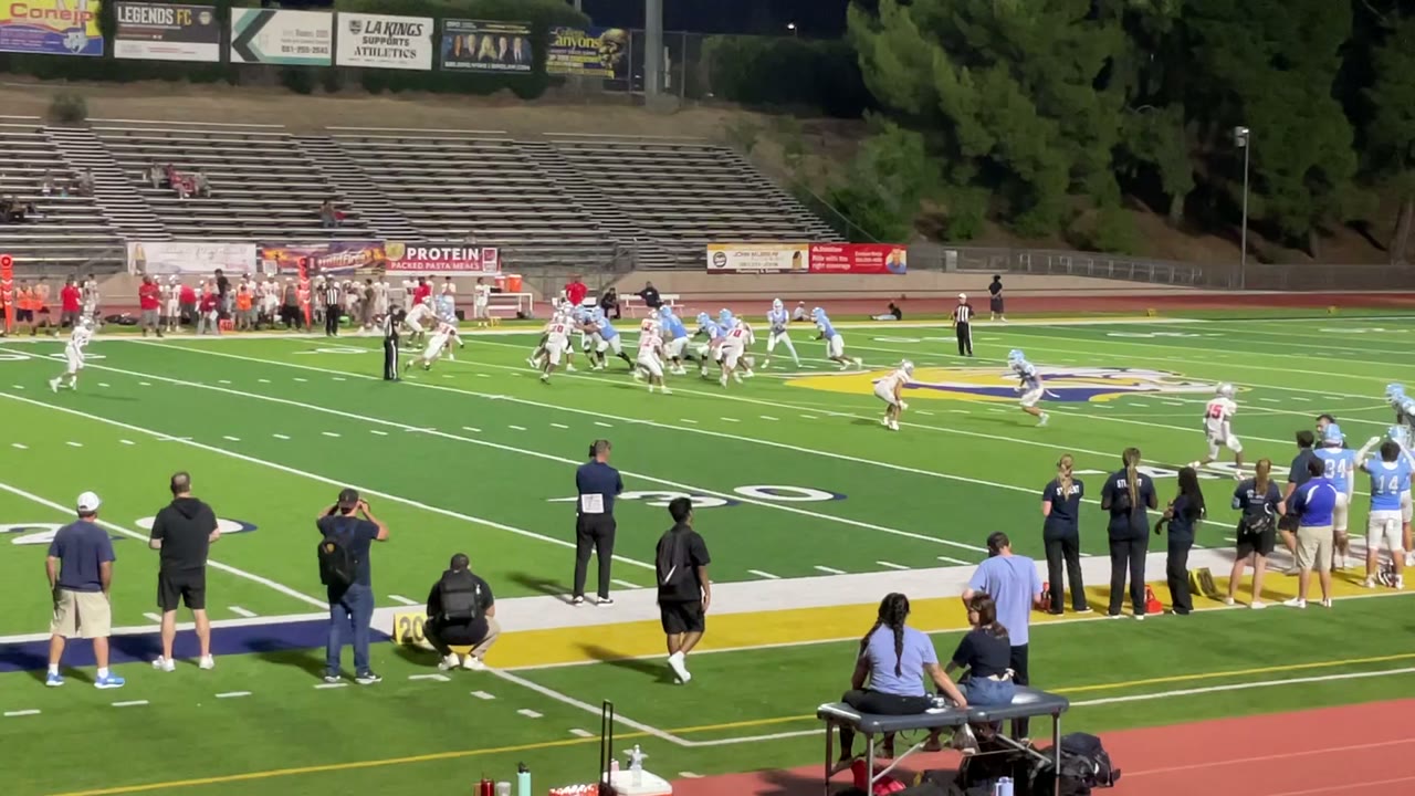 O-line making a lane for Caradine as he runs 45 yards for the TD!