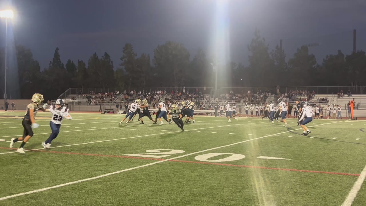 Long 28 yd pass from Vanderbeek to #7 Druckery for another Hawks Touch