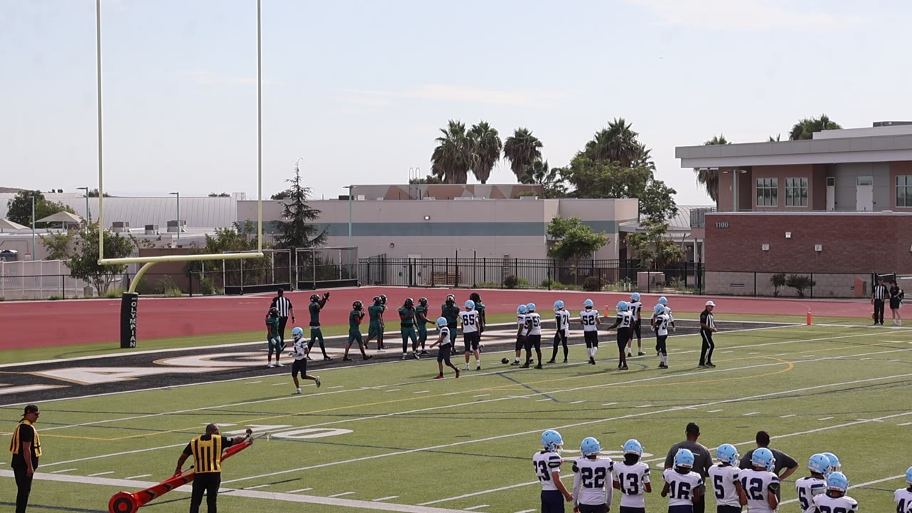 2pt conversion; pass from #54 Jaetwon Hollingsworth to #2 Lavale Glenn