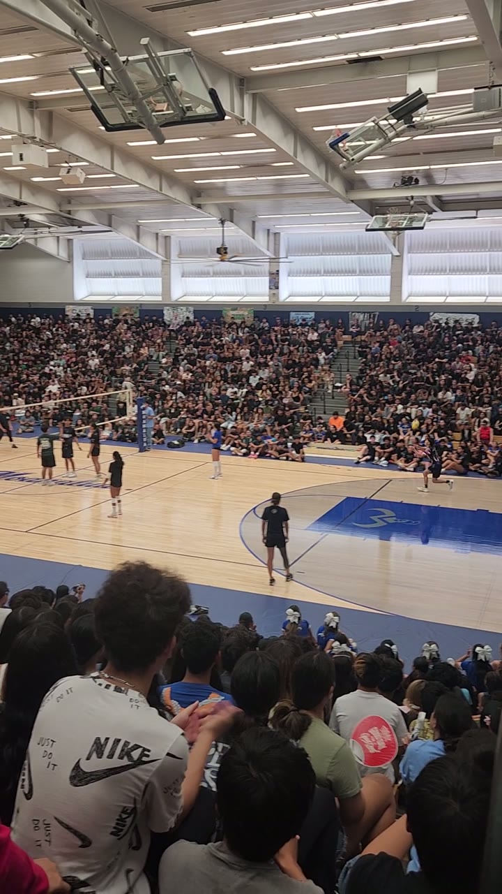 Juniors v Sophomores