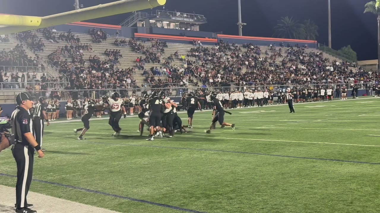 Drake on a 2 yard run for another Husky T.D.
Kick was no good!
