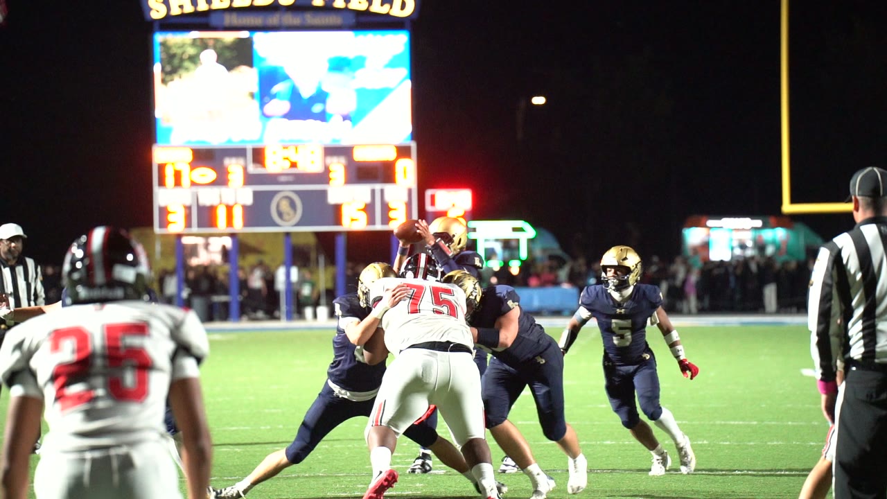 Tommy Coffman finds Max Jordan for a 15-yard touchdown connection.
