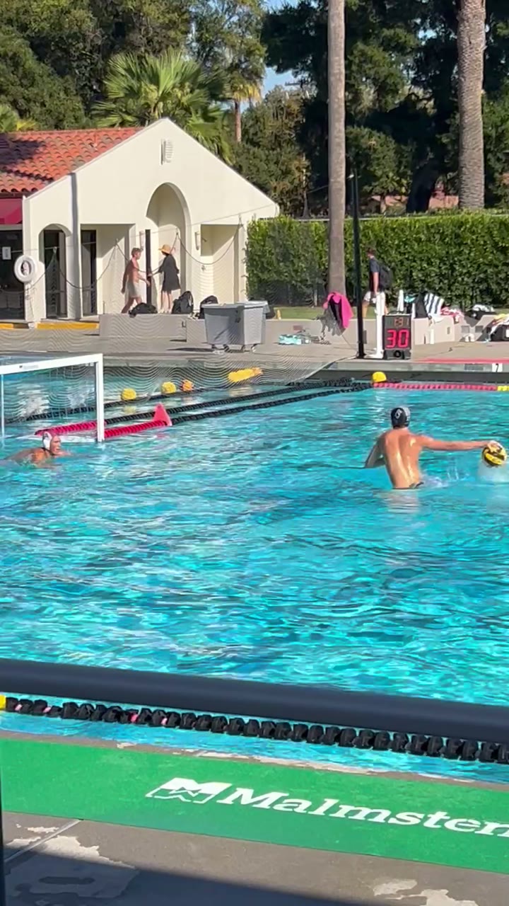 Goal William on 5m